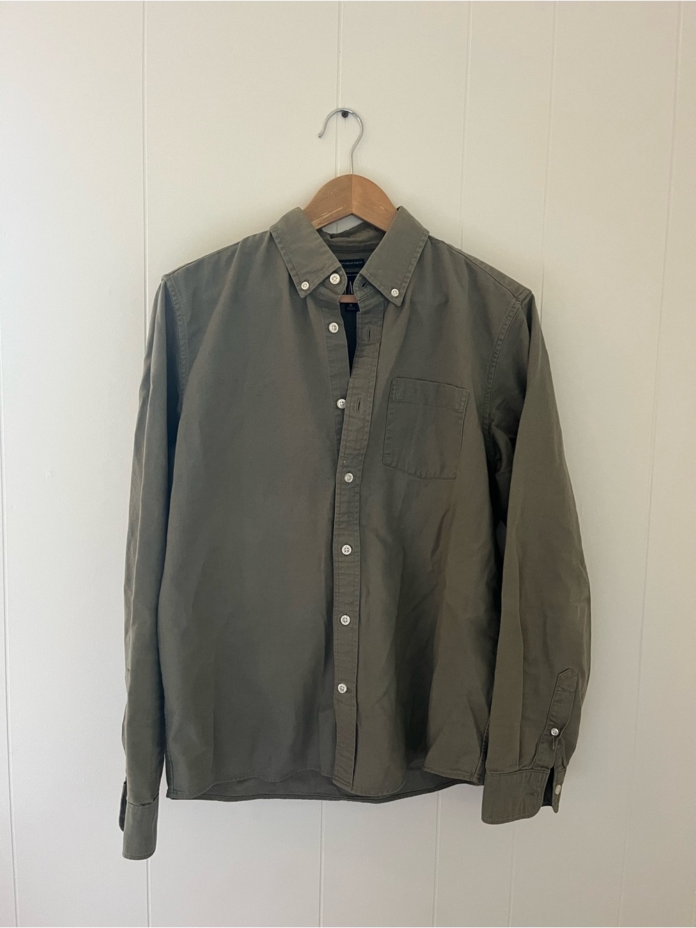 GAP Men's Olive Green Button-Down Shirt